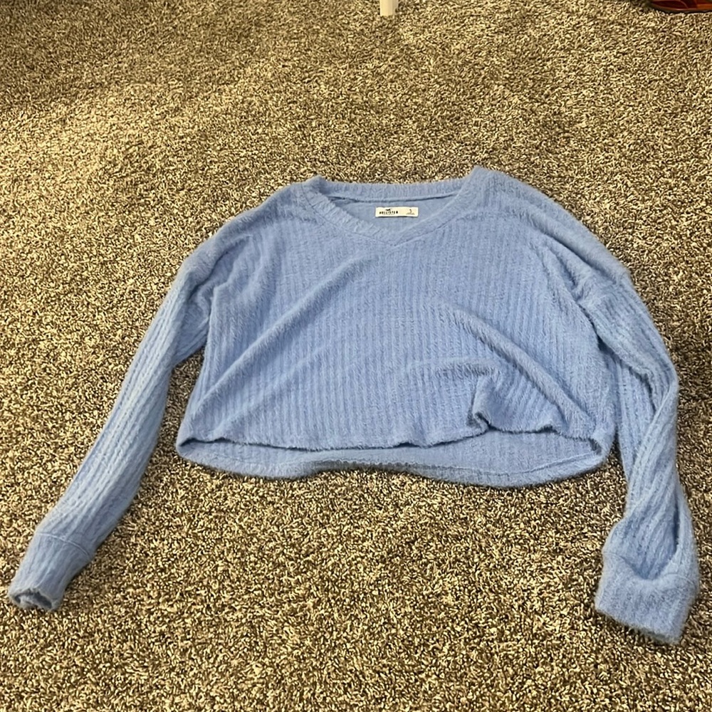 Cropped V kneck sweater